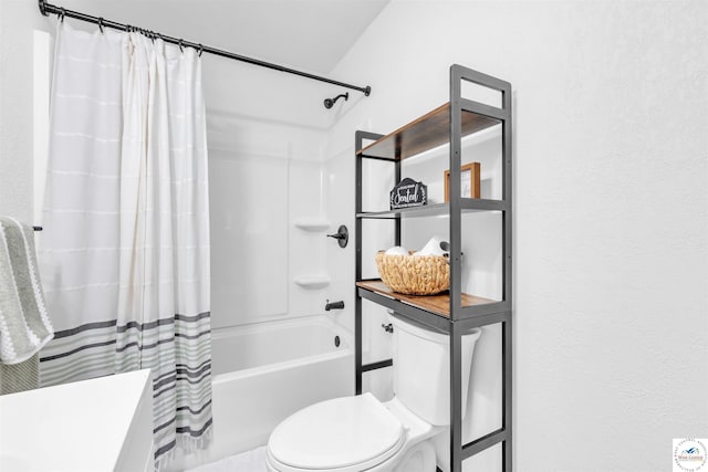 1803 S Quincy Ave, Sedalia, MO 65301 - full bath featuring shower / tub combo with curtain, toilet, and vanity