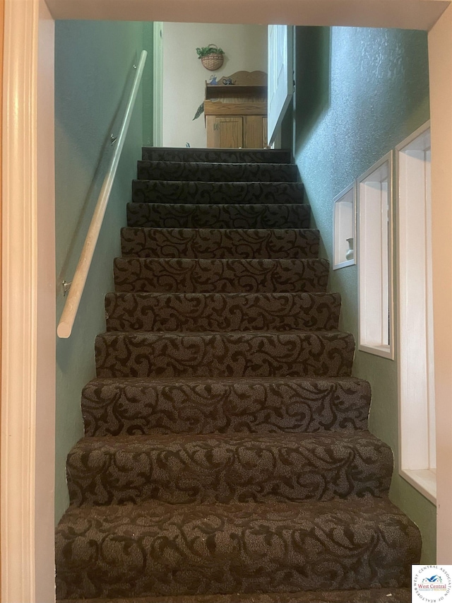 791 SE 1211th Rd, Deepwater, MO 64740 - view of stairway