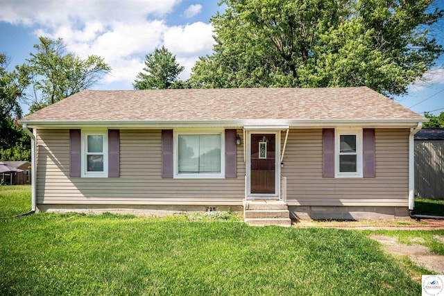 637 E Felix St, Marshall, MO 65340 - photo 1