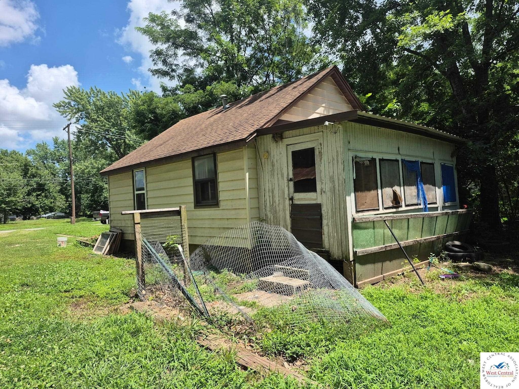 609 E Florence St, Windsor, MO 65360 - photo 1