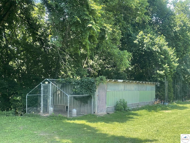 1427 Big Buffalo Rd, Stover, MO 65078 - view of poultry coop featuring a lawn