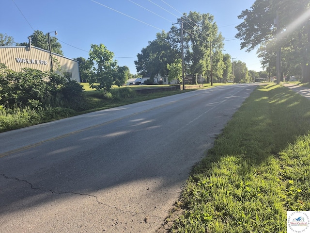 407 N Main Hwy, Windsor, MO 65360