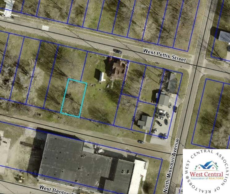 620 W Jefferson St, Sedalia, MO 65301 - photo 1