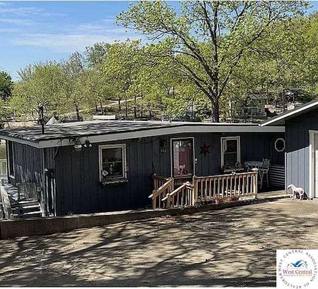 592 Woodland Dr, Climax Springs, MO 65324 - view of front facade