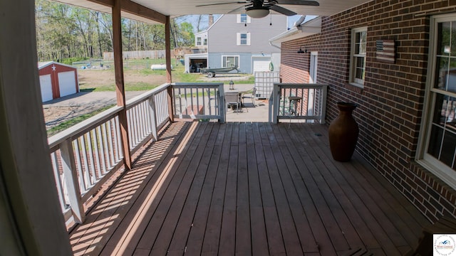 deck with ceiling fan