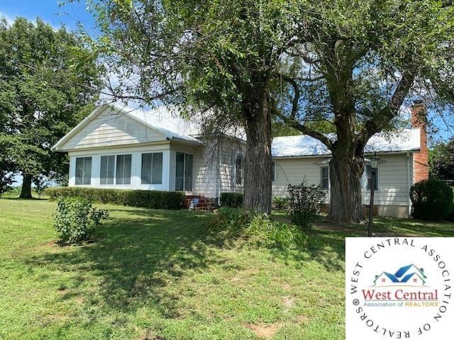 81 SE 500th Rd, Clinton, MO 64735 - single story home with a front yard