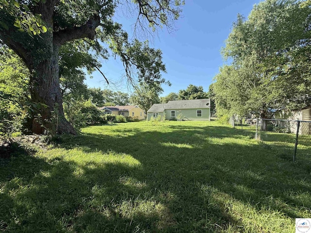 109 E Fairview St, Clinton, MO 64735 - view of yard