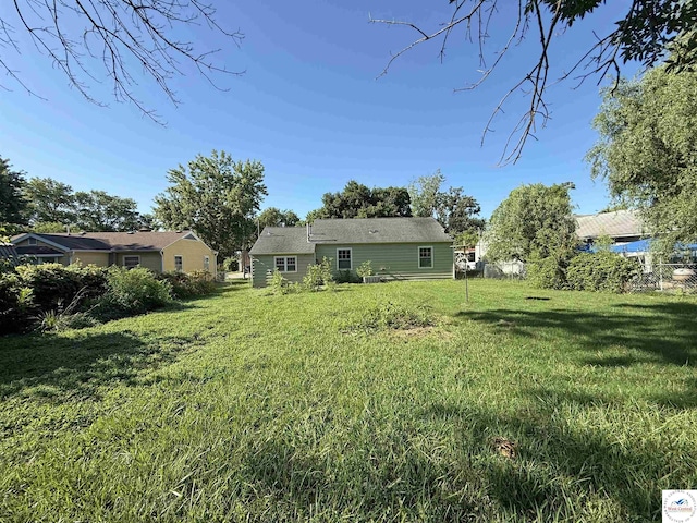 109 E Fairview St, Clinton, MO 64735 - view of yard