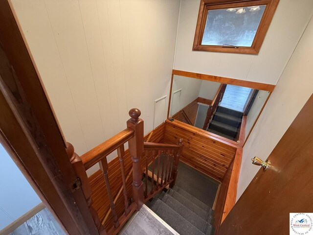 31450 Stonecrest Rd, Warsaw, MO 65355 - view of staircase