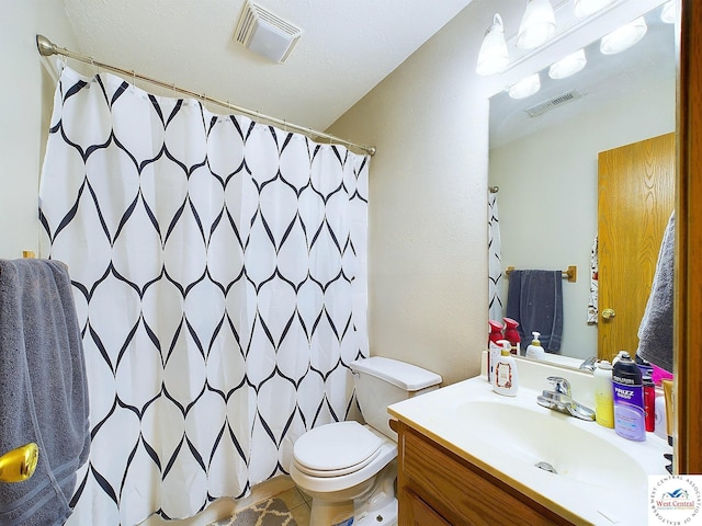 113 SE 1171st Rd, Knob Noster, MO 65336 - full bath featuring vanity, toilet, curtained shower, and tile patterned flooring