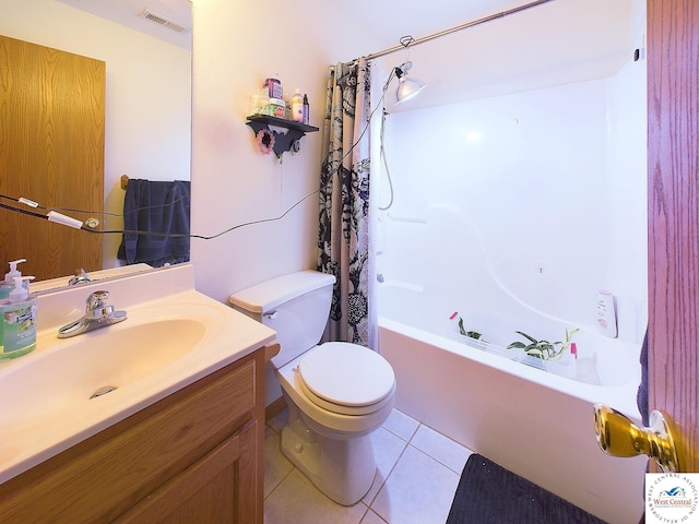 113 SE 1171st Rd, Knob Noster, MO 65336 - full bath featuring tile patterned floors, toilet, vanity, and shower / bath combo with shower curtain