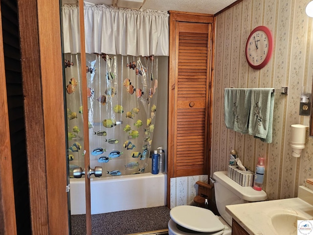bathroom featuring toilet, vanity, wallpapered walls, and shower / tub combo with curtain