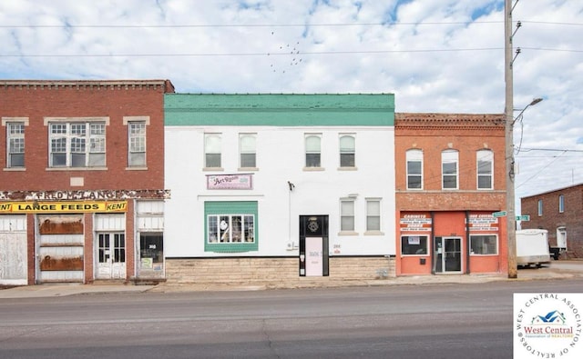 304 W Main St, Sedalia, MO 65301 - view of multi unit property