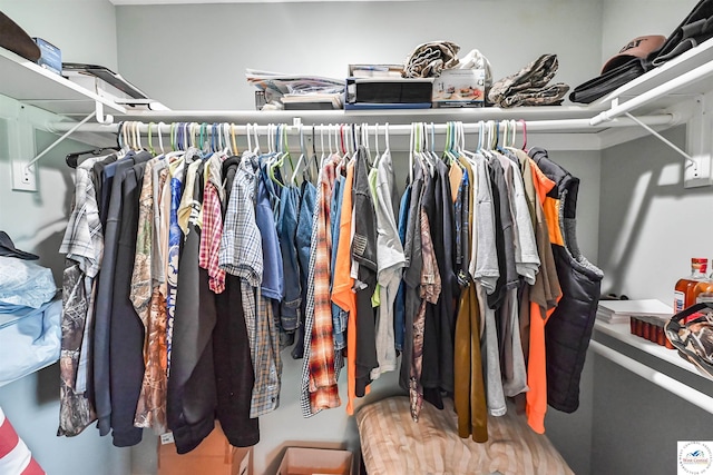 810 Harris St, Clinton, MO 64735 - view of walk in closet