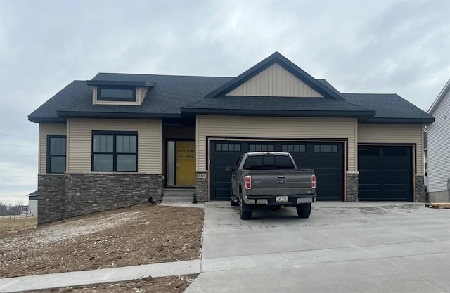 view of front facade with a garage