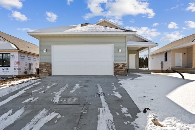 view of front facade with a garage