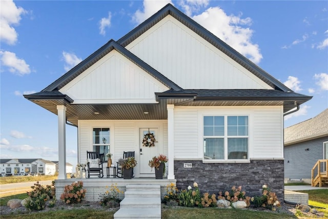 view of front of home featuring covered porch