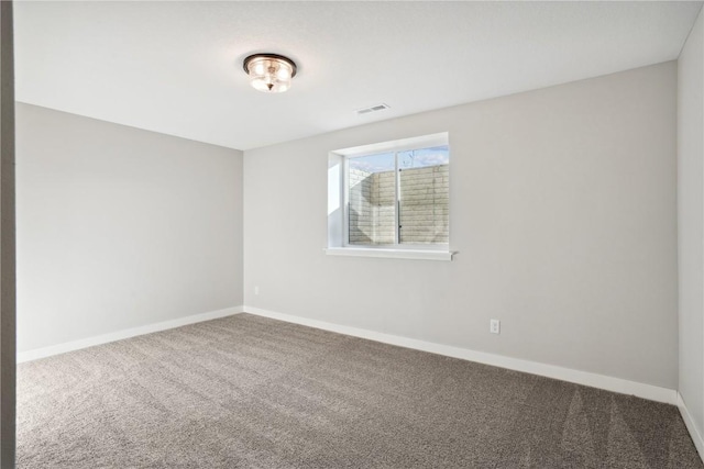 view of carpeted spare room