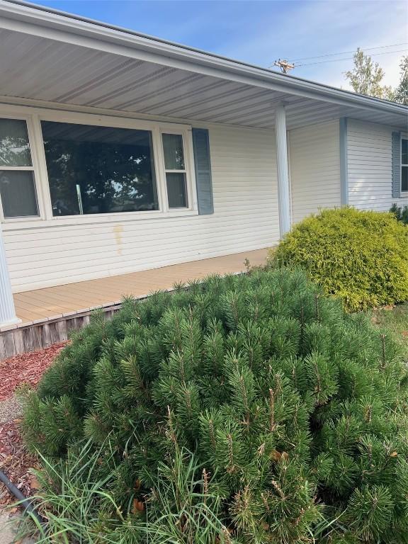 419 W 15th St, Vinton, IA 52349 - view of property exterior