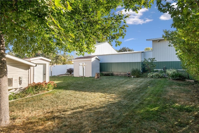 view of yard with a shed