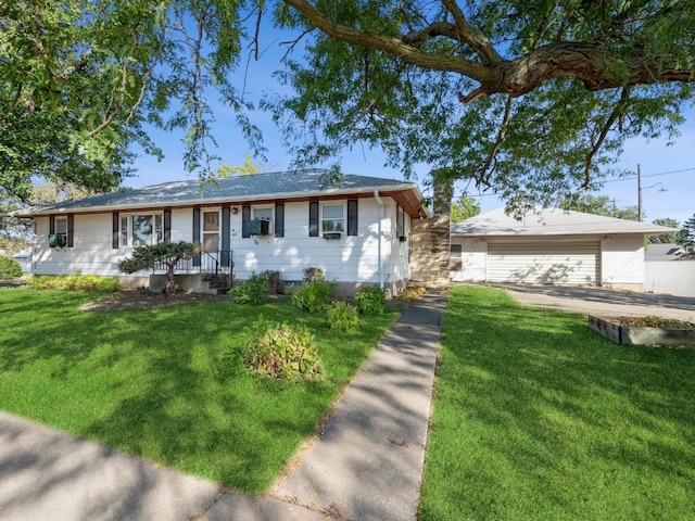 view of front of property with a front yard