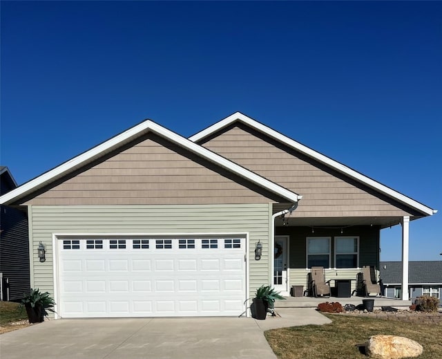 view of front facade featuring a garage