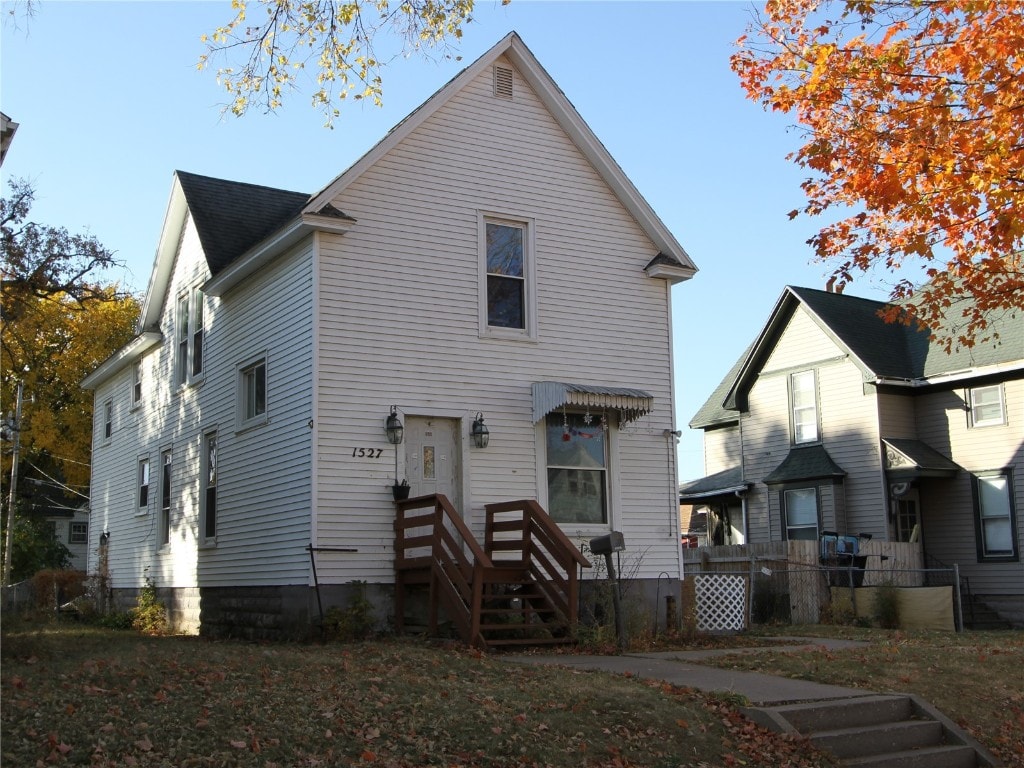 view of front facade