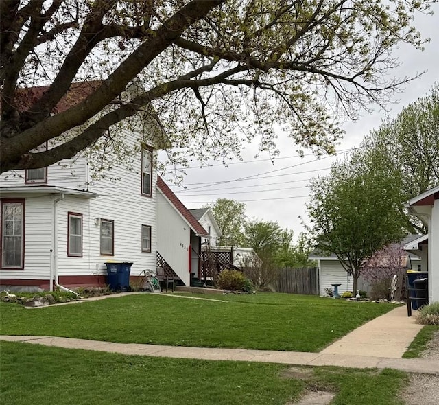 503 D Ave, Vinton, IA 52349 - view of yard with fence
