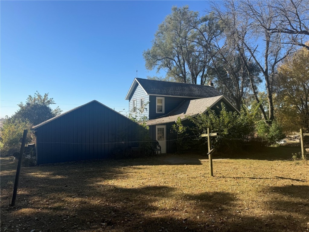 view of home's exterior