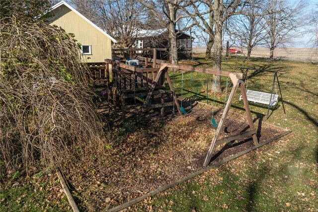 2482 65th St, Vinton, IA 52349 - view of green lawn