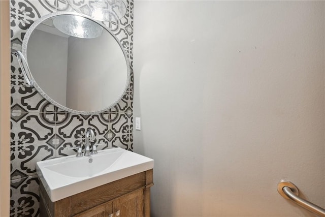 3037 Dell Ridge Ct, Hiawatha, IA 52233 - bathroom featuring vanity