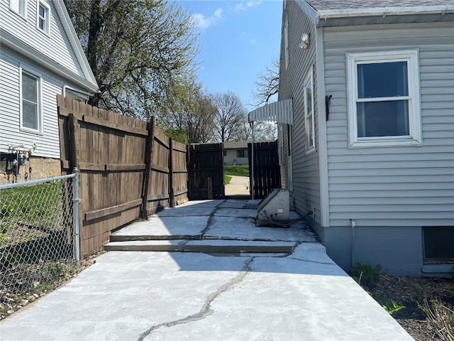 202 N Williams St, Anamosa, IA 52205 - view of patio / terrace