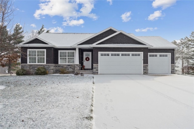 craftsman house featuring a garage