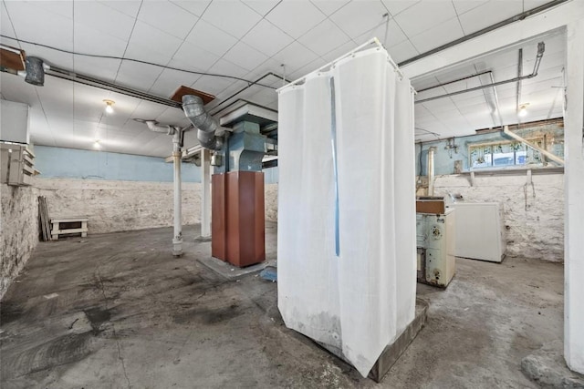 basement with washer / clothes dryer