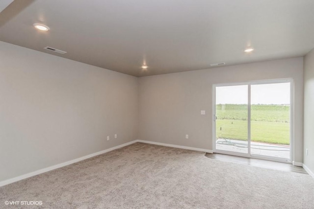 view of carpeted spare room