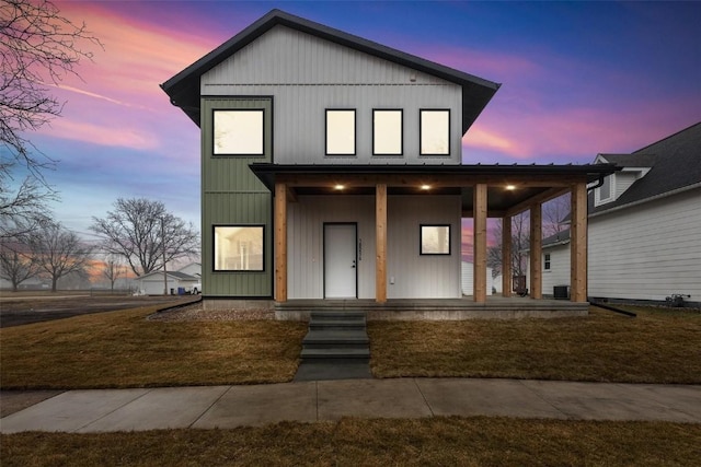 view of front facade featuring a porch