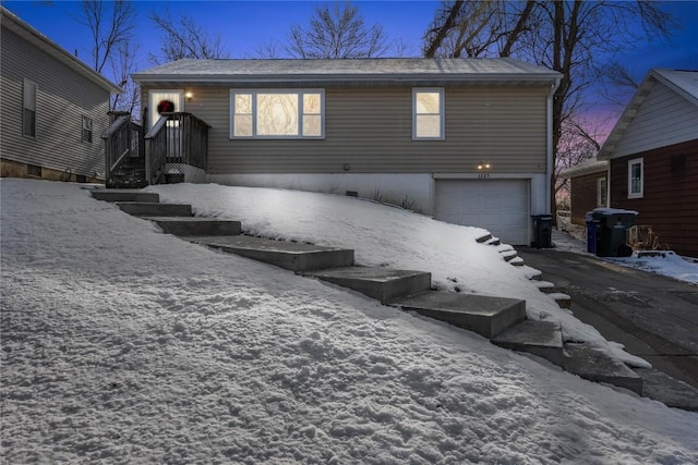 view of front facade with a garage