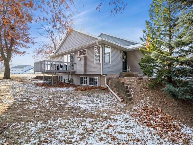 view of front of property featuring a deck