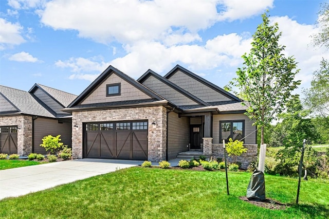 craftsman inspired home with a front lawn and a garage