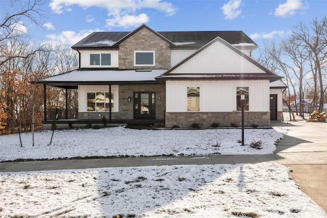 view of front of property featuring a porch