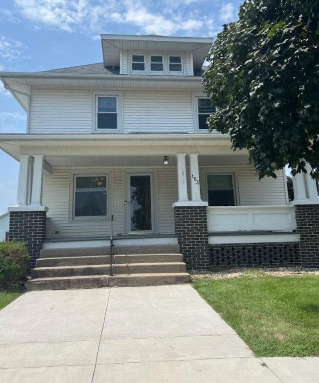 view of front of home featuring a porch