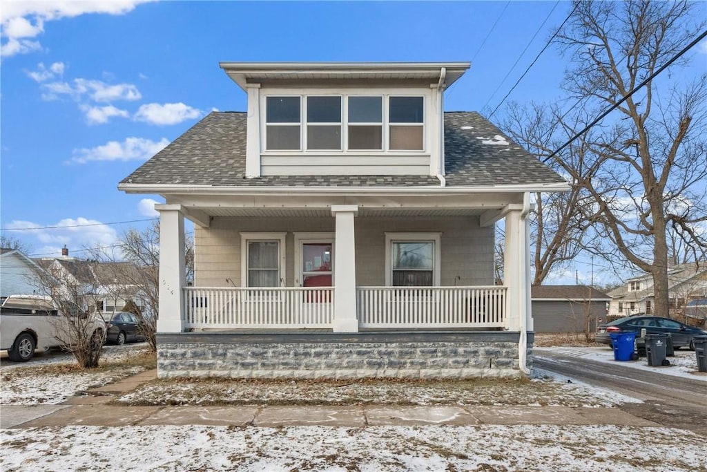 view of front of house with covered porch