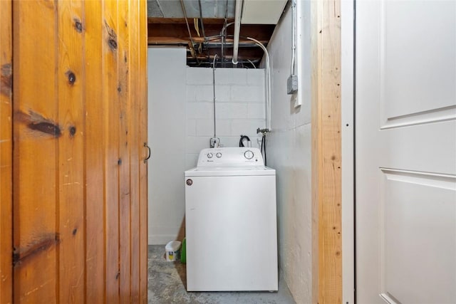 laundry room with washer / clothes dryer