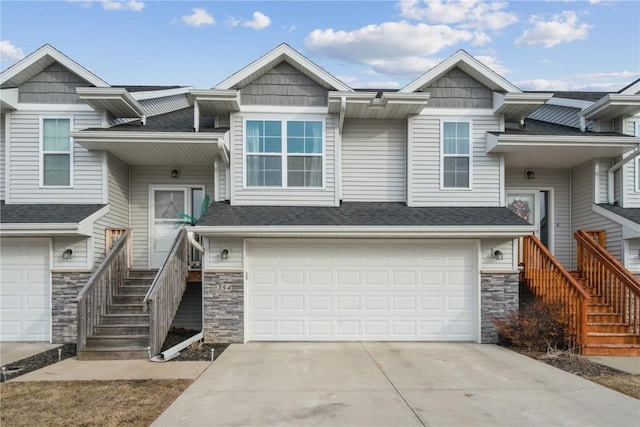 view of front facade featuring a garage