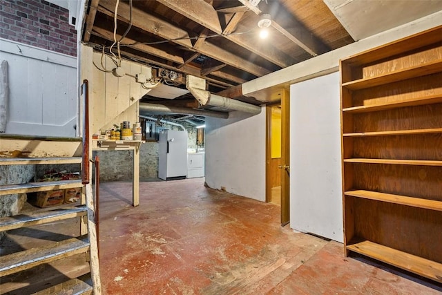 basement featuring washer / dryer