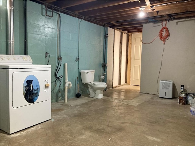 basement with washer / clothes dryer