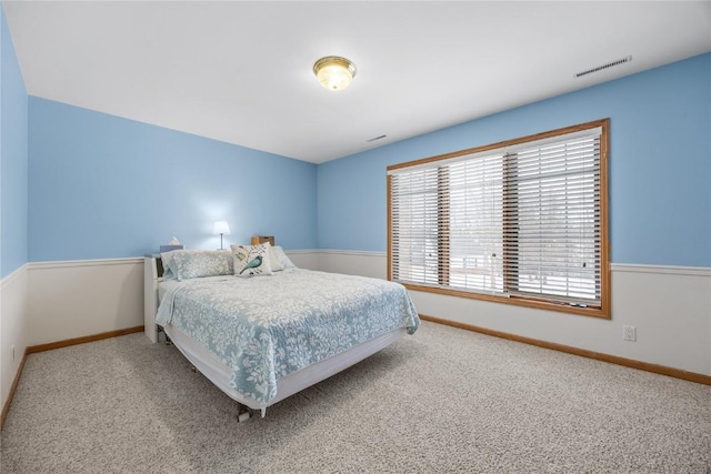 bedroom featuring carpet floors