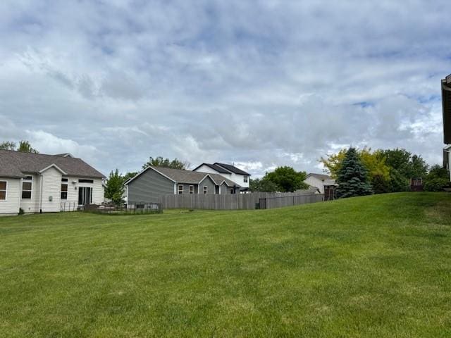 2010 Agate St, Marion, IA 52302 - view of yard
