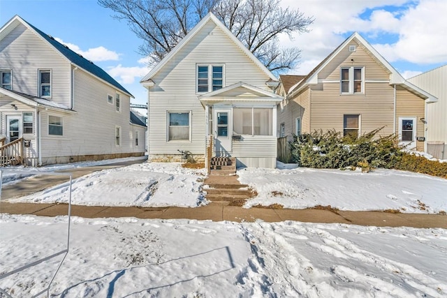 view of front of property