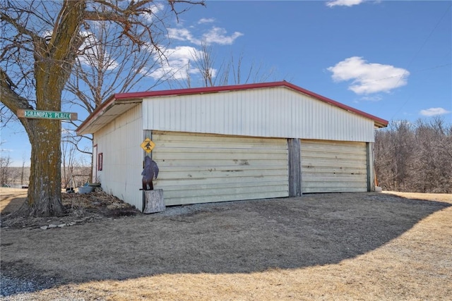 view of detached garage